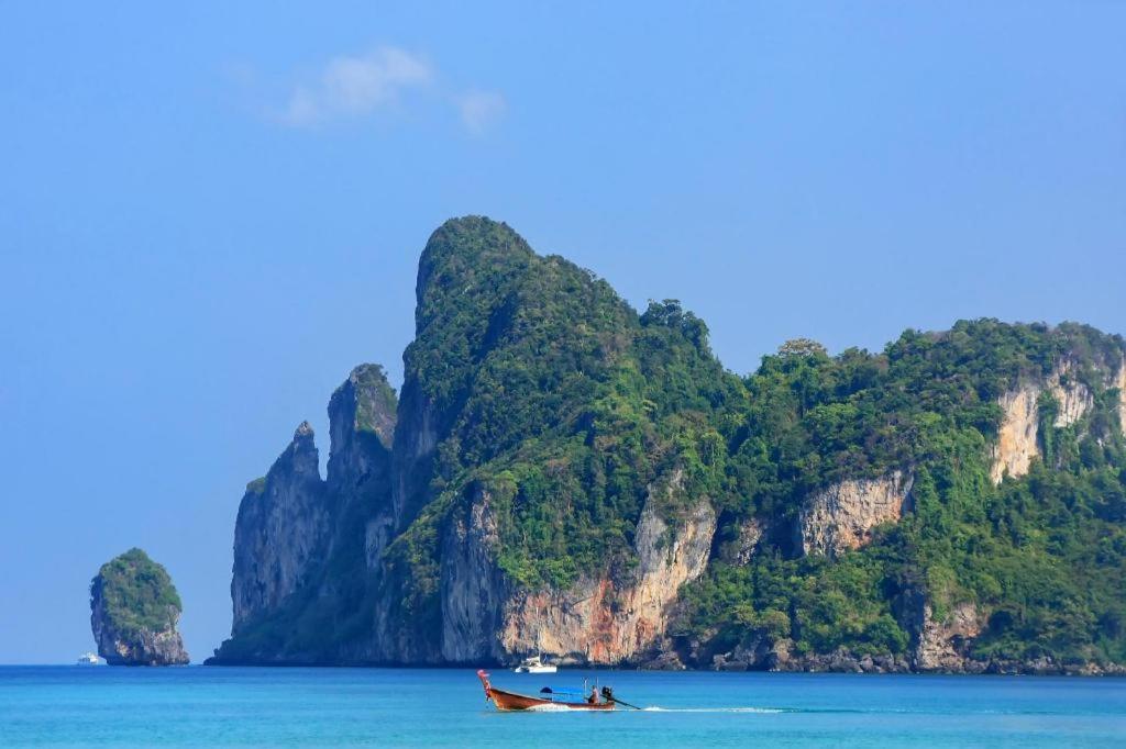 Phuttachot Resort Phi Phi Don Exterior photo