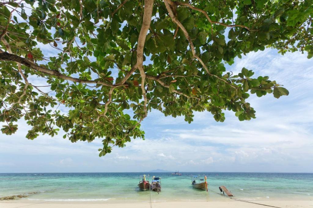 Phuttachot Resort Phi Phi Don Exterior photo